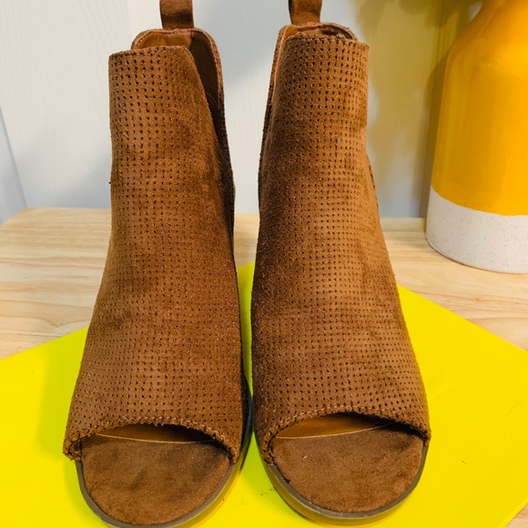 Universal Thread Peep Toe Ankle Boots - Picture 8 of 11